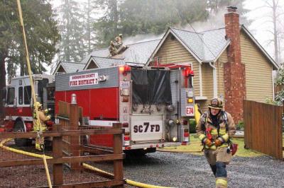 Firefighters quickly extinguish house fire